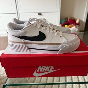 Nike Men's White and Black Court Sneakers